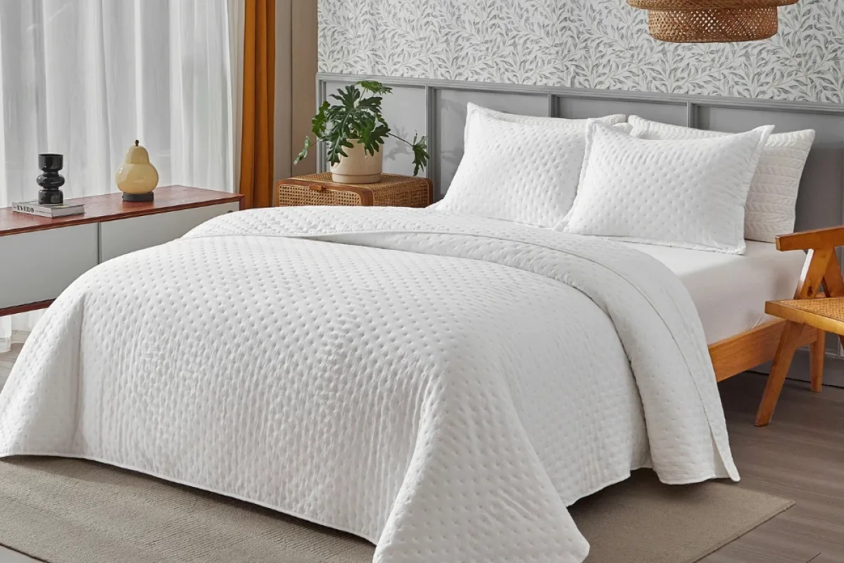 Kit Colcha Cobre Leito 3 Peças 300 Fios Ponto Cruz Macio e Elegante